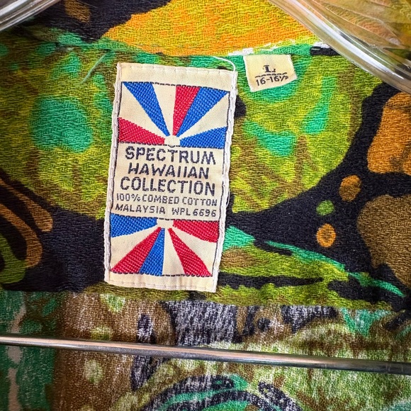 Vintage Hawaiian button up shirt - Picture 3 of 9